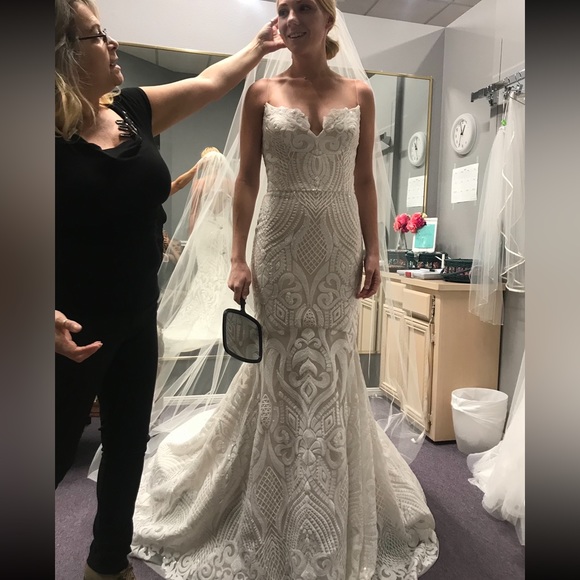 Hayley Paige West Bridal Grown - Picture 3 of 6